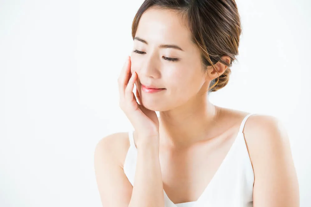 肌が引き締まり小顔になるイラスト