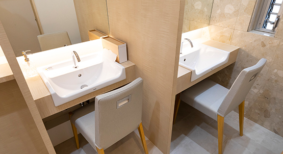 ロレシー美容クリニックパウダールームの写真