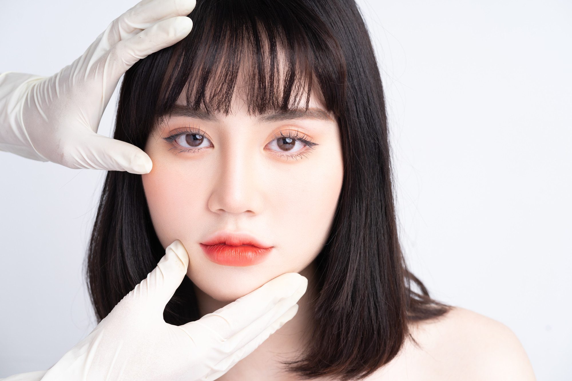 キレイな二重の女性写真